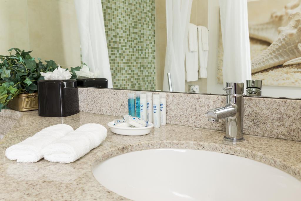 C Ocean Rentals At Strand Ocean Drive (Adults Only) Маямі-Біч Екстер'єр фото